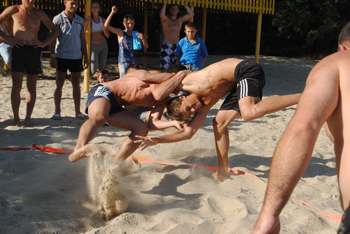 8. Sumo duel.jpg