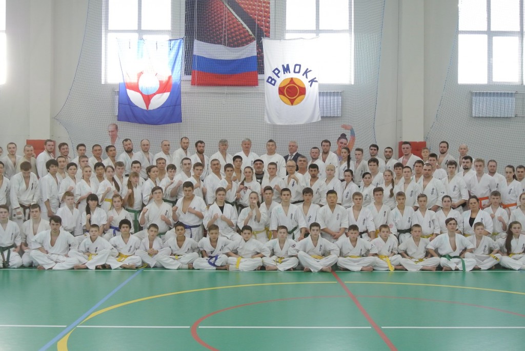 ロシア・ハバロフスク冬合宿で杉村多一郎師範が指導