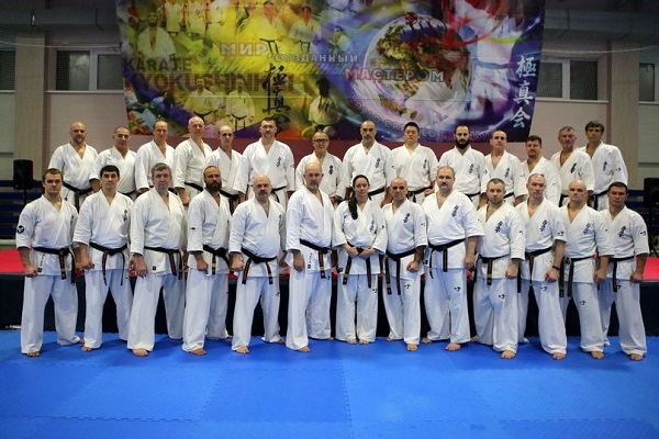 2018年ロシア支部冬合宿で五来克仁師範、アルトゥール師範、荒田昇毅が指導