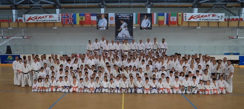 ブルガリアのセミナーで松井館長が指導