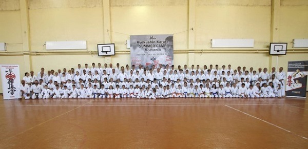 ルーマニア支部合宿で伊藤慎師範が指導